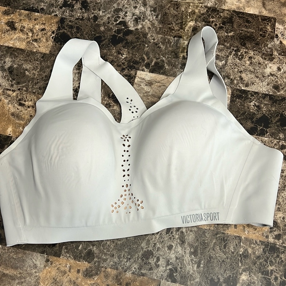 Victoria sport bra size 38c